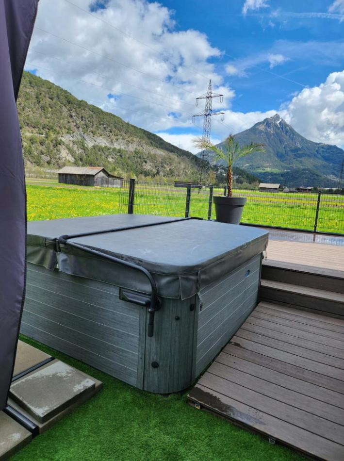 Deluxefort Fuer 10 Gaeste Mit Eigenem Whirlpool Und Fasssauna Imst Kültér fotó